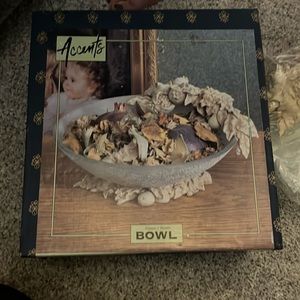 NWT vintage decorative glass/ resin bowl